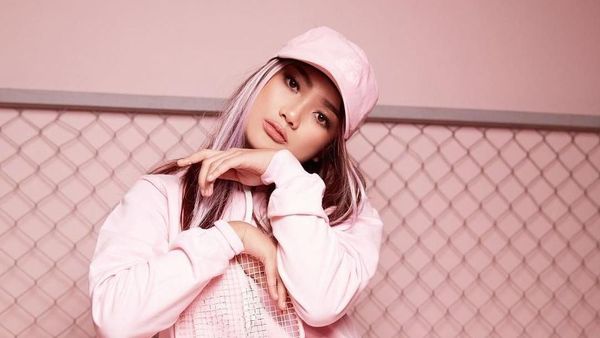 Kena Nyinyir Perut Buncit, Ini Bukti Marion Jola Tetap Kece