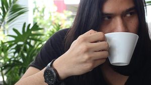 Ini Gaya Keren Virzha, Ketika Ngopi hingga Buka Puasa Bareng Teman