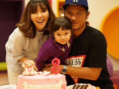 Lihat Nih 9 Keseruan Gading Marten Saat Kulineran Bareng Gempi dan Gisel