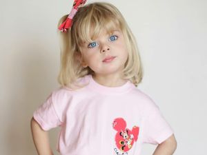 Claudia, Gadis Kecil Bermata Biru yang Cantik Seperti Boneka