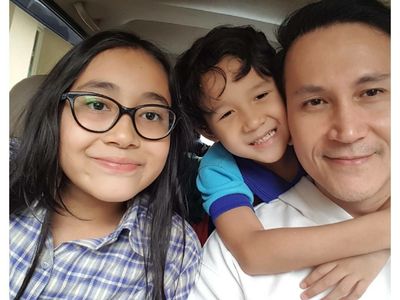 Yuk Intip Kedekatan Marcelino Lefrandt Bersama Buah Hatinya