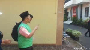 Pakai Rompi Hijau, Alfian Tanjung Dieksekusi ke LP Porong