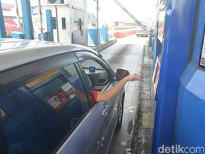 Viral Pemobil Kena Denda Rp 800 Ribu gegara Keluar Tol Pakai Kartu Berbeda Viral Pemobil Kena Denda Rp 800 Ribu gegara Keluar Tol Pakai Kartu Berbeda