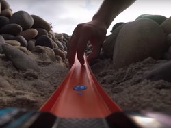 Kreatif! Hot Wheels Jadi Mount GoPro