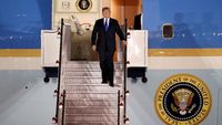 Trump Tiba di Singapura Jelang Pertemuan dengan Kim Jong Un