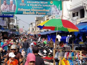 Lautan Manusia Berburu Baju Dulag di Kota Sukabumi, Awas Copet!