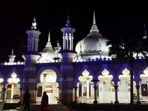 Masjid Tertua di Kuala Lumpur yang Mirip Masjid Nabawi