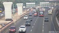H-4 Lebaran Tol Jakarta Cikampek Lancar