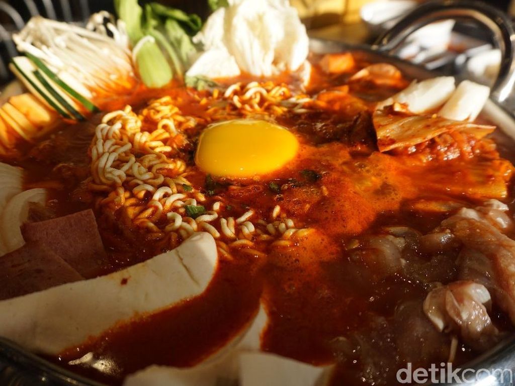 Masakan di Resto Korea Ini Disesuaikan dengan Lidah Indonesia Masakan di Resto Korea Ini Disesuaikan dengan Lidah Indonesia