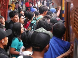 Masyarakat Diminta Tak Mudik, THR Dipakai untuk Apa Ya?