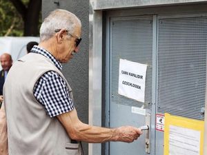 Austria Tutup 7 Masjid, Jemaah Muslim Tempuh Jalur Hukum