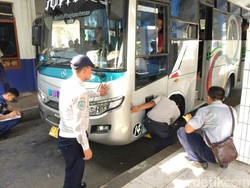 9 Bus Tak Laik Jalan Terjaring di Terminal Ciamis