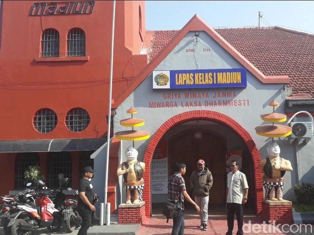 5 Napi Teroris di Lapas Madiun Tak Dapat Remisi, Ini Alasannya 5 Napi Teroris di Lapas Madiun Tak Dapat Remisi, Ini Alasannya