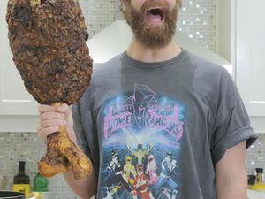 Keren! YouTuber Ini Bikin Makanan Jumbo, Ini 10 Diantaranya