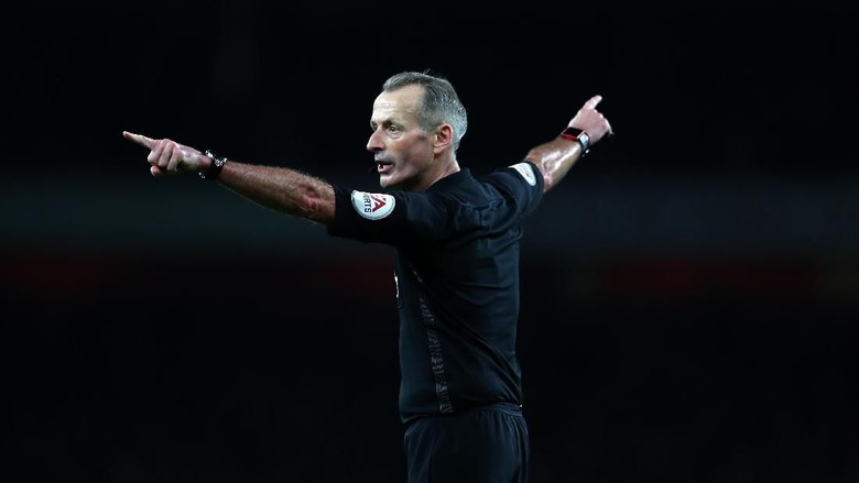 Untuk Amal, Dua Wasit Premier League Ini Bersepeda ke Piala Dunia 2018 Untuk Amal, Dua Wasit Premier League Ini Bersepeda ke Piala Dunia 2018