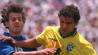 Brasil menjuarai Piala Dunia 1994 di Amerika Serikat dengan penuh gaya. (Foto: Billy Stickland/ALLSPORT/Getty Images)
