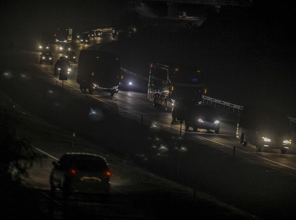 Pengendara Mobil Kejang-kejang di Tol Sunter, Dievakuasi ke RS Wisma Atlet Pengendara Mobil Kejang-kejang di Tol Sunter, Dievakuasi ke RS Wisma Atlet