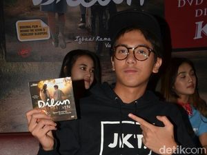 Siap-siap Baper Lagi, Nonton Dilan 1990 Kini Bisa Lewat DVD Siap-siap Baper Lagi, Nonton Dilan 1990 Kini Bisa Lewat DVD