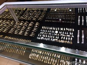 Jelang Lebaran, Penjualan Emas Meningkat Hingga 50%