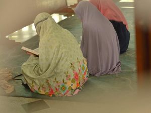 Sempatkan waktu untuk membaca kitab suci