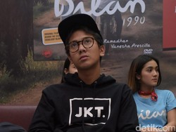 Netizen Ini Bikin Iri karena Dipanggil Istriku oleh Iqbaal Ramadhan