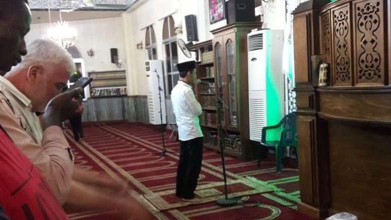 Membanggakan, Mahasiswa RI Jadi Imam Rutin Tarawih di Lebanon