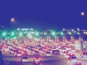 Imbas Perbaikan Jalan Ambles, Tol Cipali Km 122 Macet Kedua Arah Imbas Perbaikan Jalan Ambles, Tol Cipali Km 122 Macet Kedua Arah