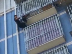 Aksi Spiderman Muncul di China