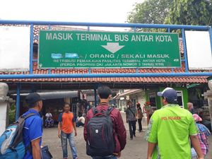 Pemudik di Terminal Kp. Rambutan Menurun dari Tahun Lalu Pemudik di Terminal Kp. Rambutan Menurun dari Tahun Lalu