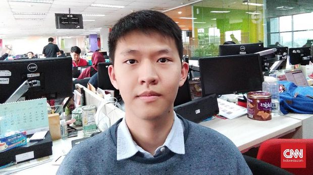 Menjajal Asus Zenfone 5 dengan Poni Ala iPhone X