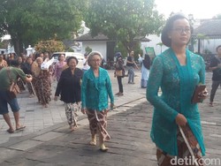 Video Meriahnya Rayahan Gunungan Syawal Keraton Yogyakarta