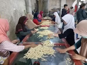 Pengusaha Kue Khas Makassar Raup Omzet Rp 5 Juta/Hari di Ramadan