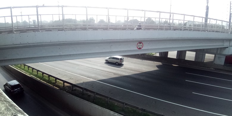 Jembatan lokasi pelemparan kerikil ke mobil. Foto: Matius Alfonso