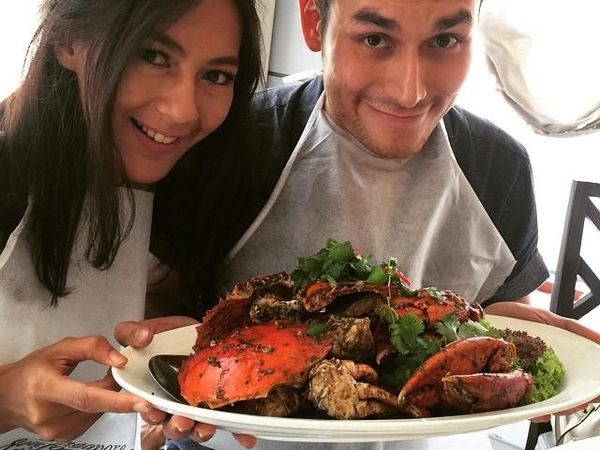 Anggunnya Pacar Baim Wong, Paula Verhoeven Saat Ngopi dan Makan Seafood