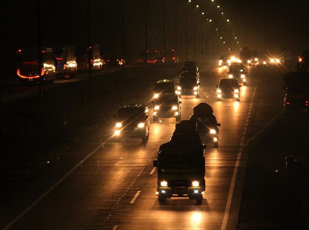Kemacetan Terjadi di Sejumlah Ruas Tol Jakarta Malam Ini