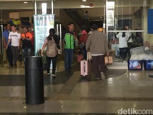 Ada Calo di Pulo Gebang, Pemudik Ditawari Tiket Harga Fantastis Ada Calo di Pulo Gebang, Pemudik Ditawari Tiket Harga Fantastis