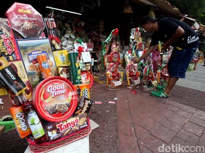 Pedagang Parsel di Barito Diserbu Pembeli