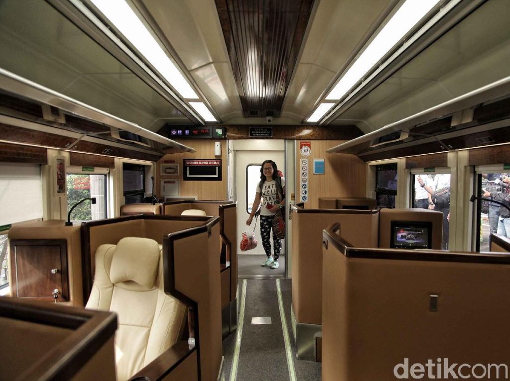 Ada Kereta JKT-SBY Bertarif Rp 1,5 Juta, Mahal Mana dengan Pesawat? Ada Kereta JKT-SBY Bertarif Rp 1,5 Juta, Mahal Mana dengan Pesawat?