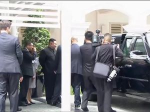 Foto: Saat Trump Pamerkan The Beast ke Kim Jong-Un