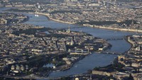 Inilah potret Kota Saint Petersburg dari udara. Kota ini adalah salah satu dari 11 kota di Rusia yang menjadi tuan rumah Piala Dunia 2018. Foto: Anton Vaganov/Reuters