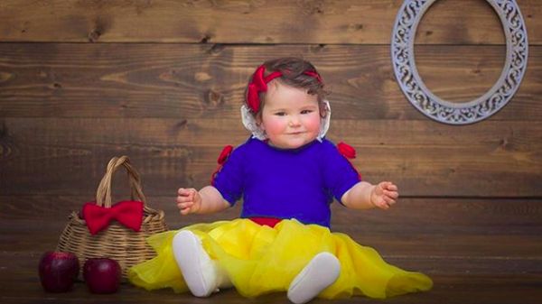 Jadi Snow White Cilik, Bayi-bayi Ini Lucu Banget
