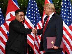 Trump Siapkan Hadiah Kecil Untuk Kim Jong-un