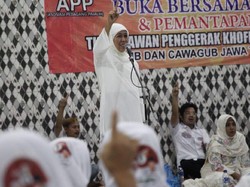 Didukung Pedagang Pajalih ,Khofifah Komitmen Perbaiki Irigasi