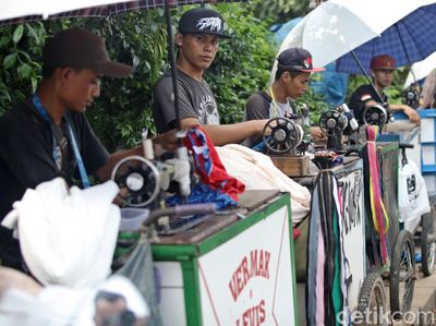 H-3 Lebaran, Penjahit di Lenteng Agung Masih Terima Order