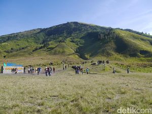 Libur Lebaran, Asyiknya Main ke Bukit Teletubbies Bromo