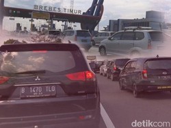 Tol Pejagan-Pemalang Macet Imbas Evakuasi Kecelakaan