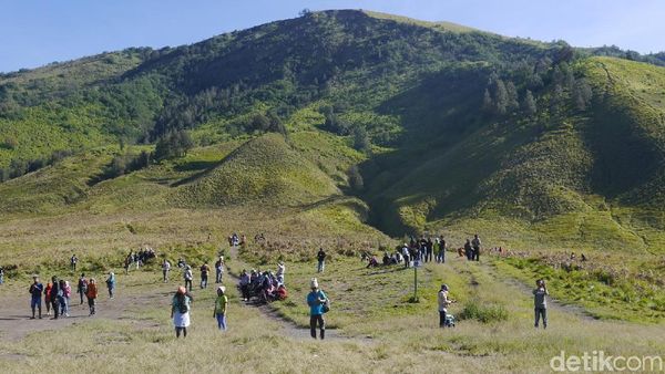 Foto: Bukit Favorit Turis di Bromo
