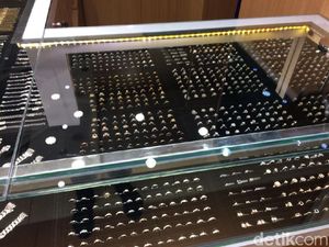 Diburu Jelang Lebaran, Perhiasan Emas Ini Ternyata Made in Surabaya Lho