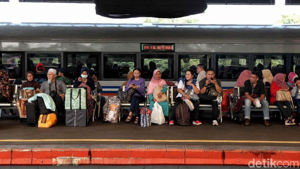 H-3 Lebaran, Stasiun Gambir Semakin Padat