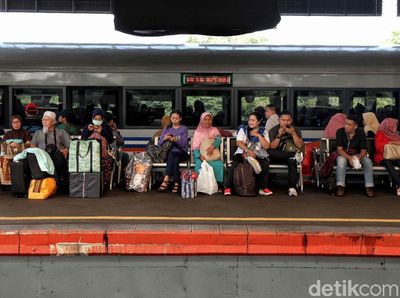 H-3 Lebaran, Stasiun Gambir Semakin Padat